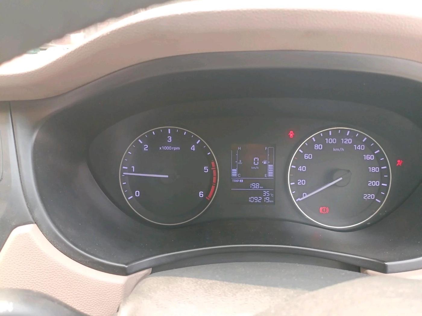 2017 Hyundai Elite i20 SPORTZ 1.4 CRDI, Diesel, Manual, 1,09,219 km, interior