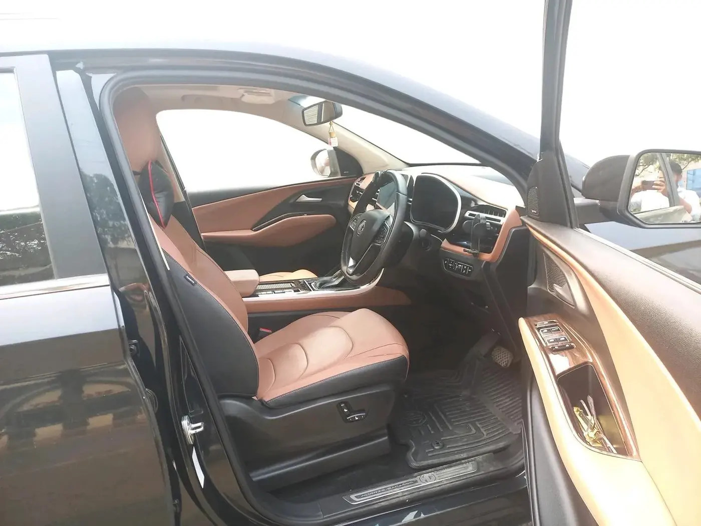 2023 MG HECTOR PLUS SHARP PRO 1.5 PETROL TURBO CVT 7 STR, Petrol, Automatic, 13,235 km, interior