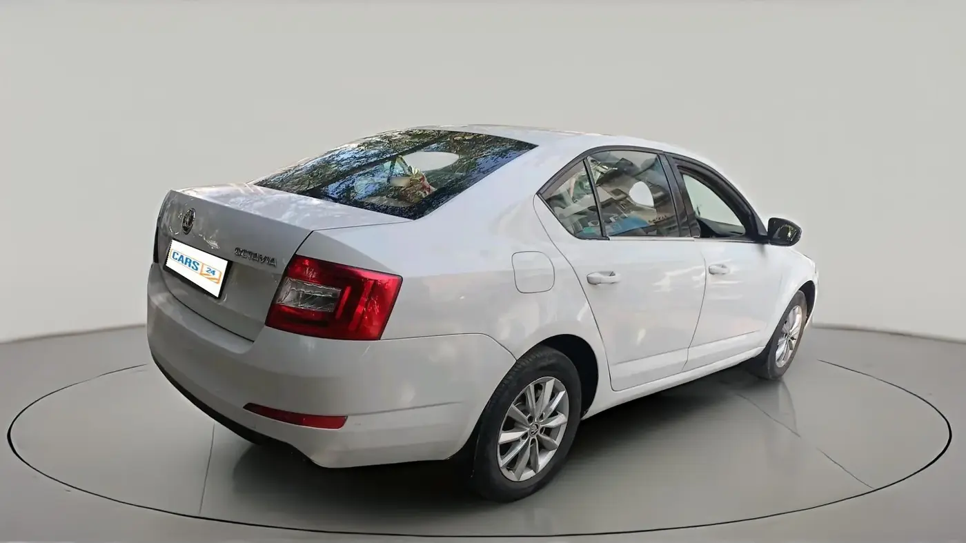 2016 Skoda Octavia 2.0 TDI CR STYLE PLUS AT, Diesel, Automatic, 1,69,084 km, exterior