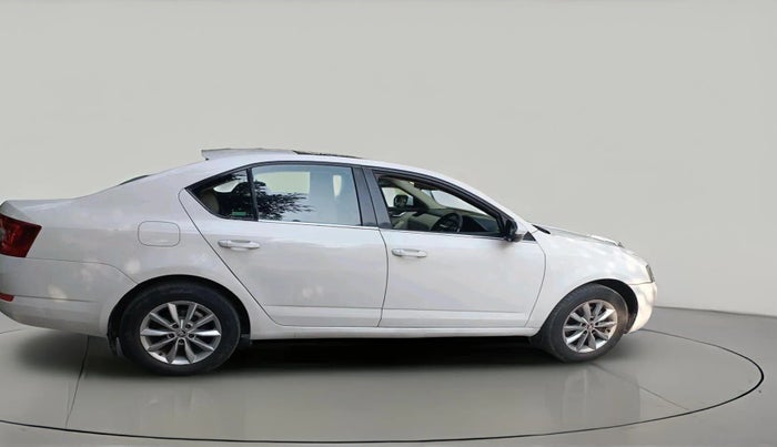 2016 Skoda Octavia 2.0 TDI CR STYLE PLUS AT, Diesel, Automatic, 1,69,084 km, exterior