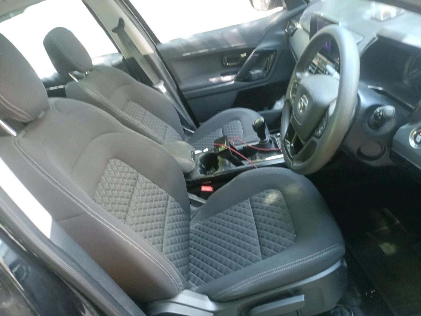 2022 Tata Safari XT PLUS, Diesel, Manual, 27,795 km, interior