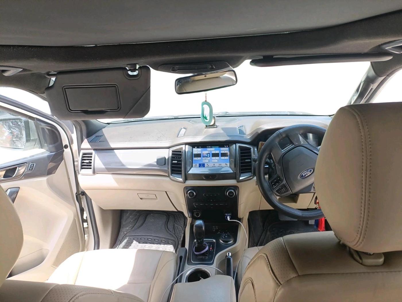 2018 Ford Endeavour TITANIUM 3.2 4X4 AT, Diesel, Automatic, 1,44,351 km, interior