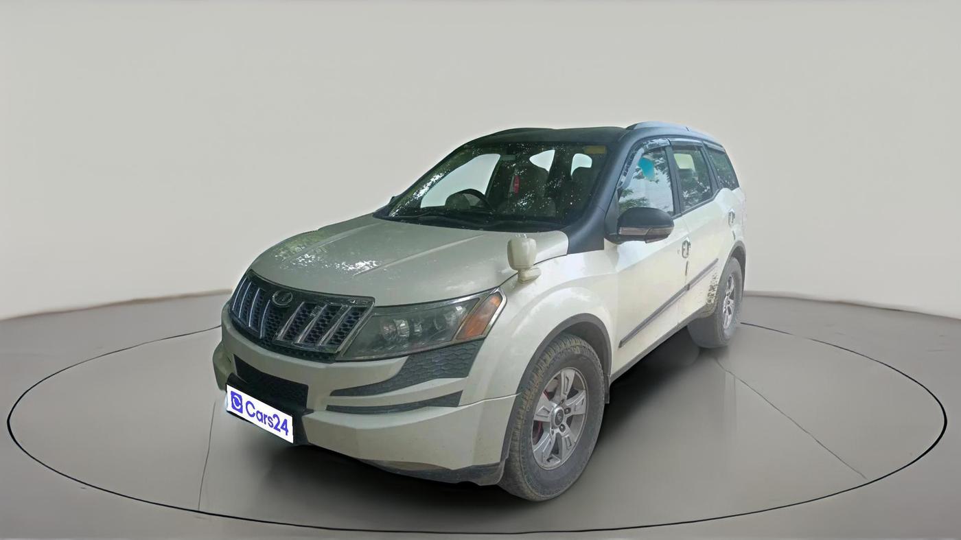 2014 Mahindra XUV500 W8, Diesel, Manual, 1,35,026 km, exterior