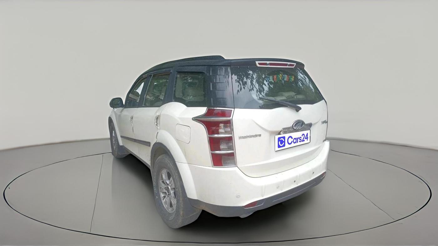 2014 Mahindra XUV500 W8, Diesel, Manual, 1,35,026 km, exterior
