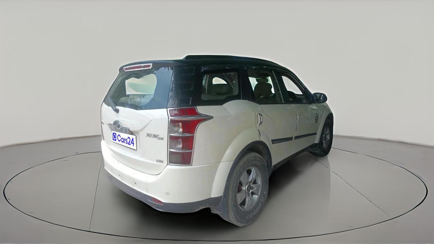 2014 Mahindra XUV500 W8, Diesel, Manual, 1,35,026 km, exterior