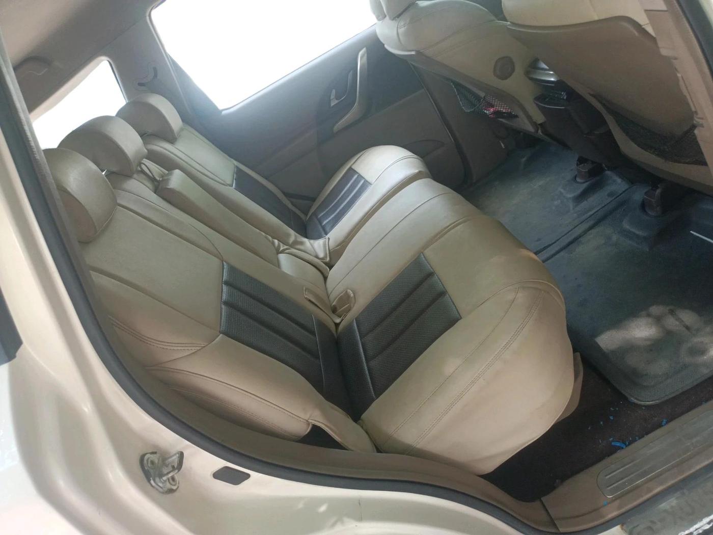 2014 Mahindra XUV500 W8, Diesel, Manual, 1,35,026 km, interior