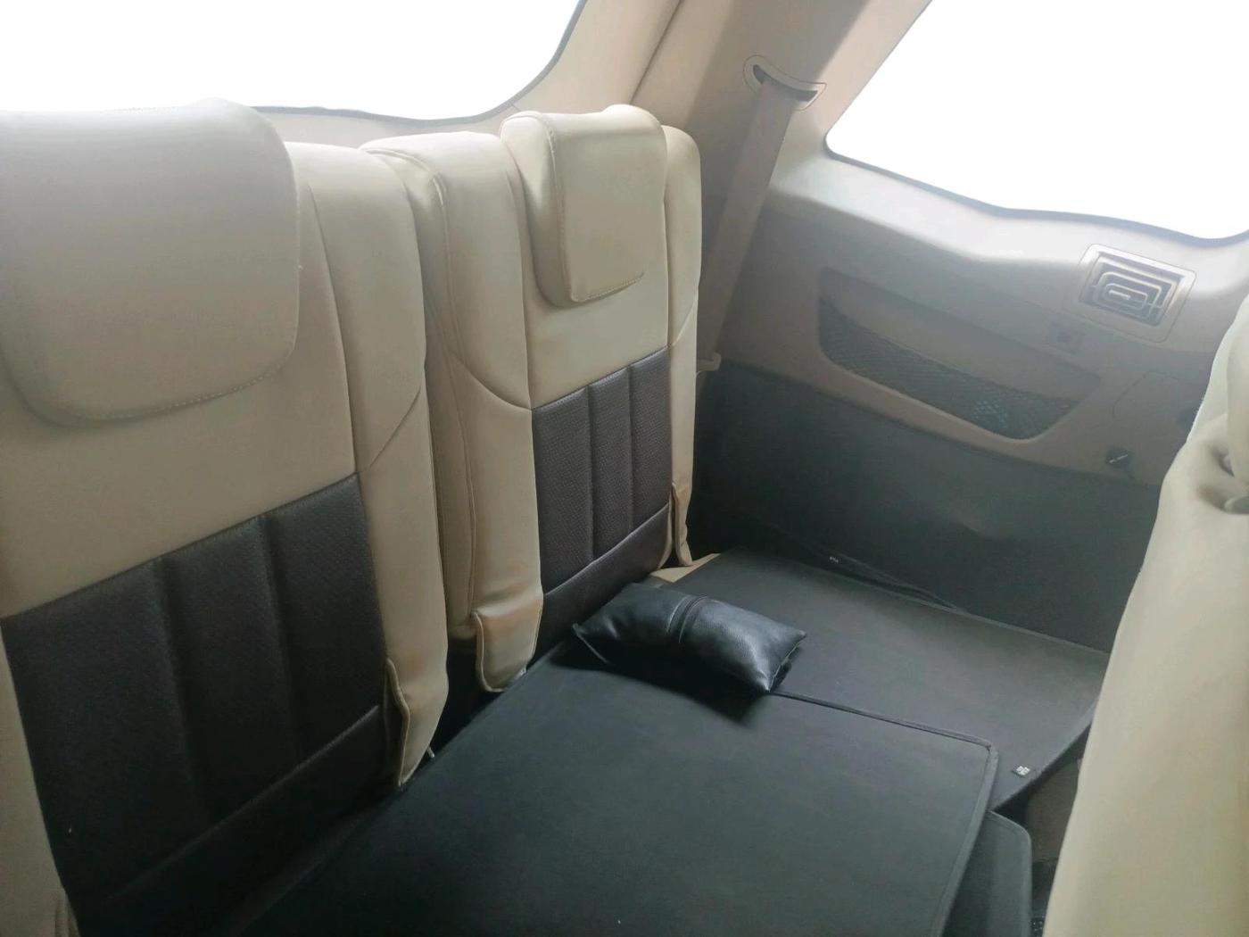 2014 Mahindra XUV500 W8, Diesel, Manual, 1,35,026 km, interior