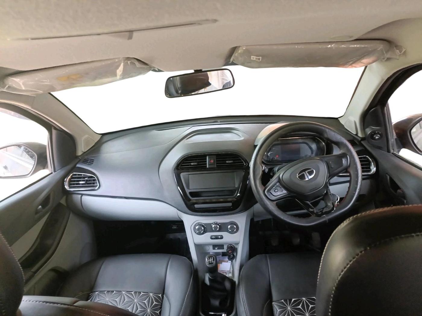 2024 Tata Tiago XT (O) PETROL, Petrol, Manual, 15,565 km, interior