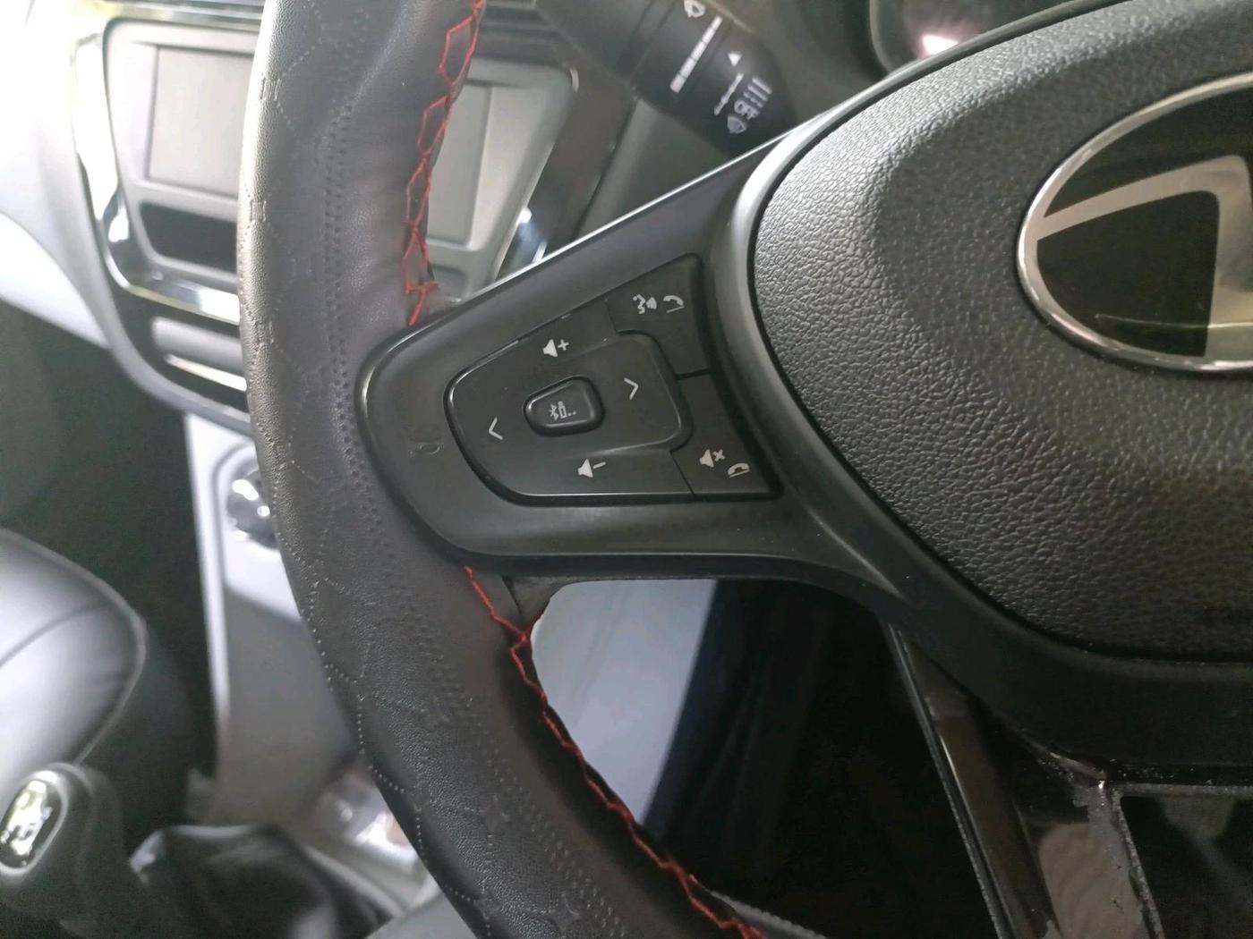 2024 Tata Tiago XT (O) PETROL, Petrol, Manual, 15,565 km, interior