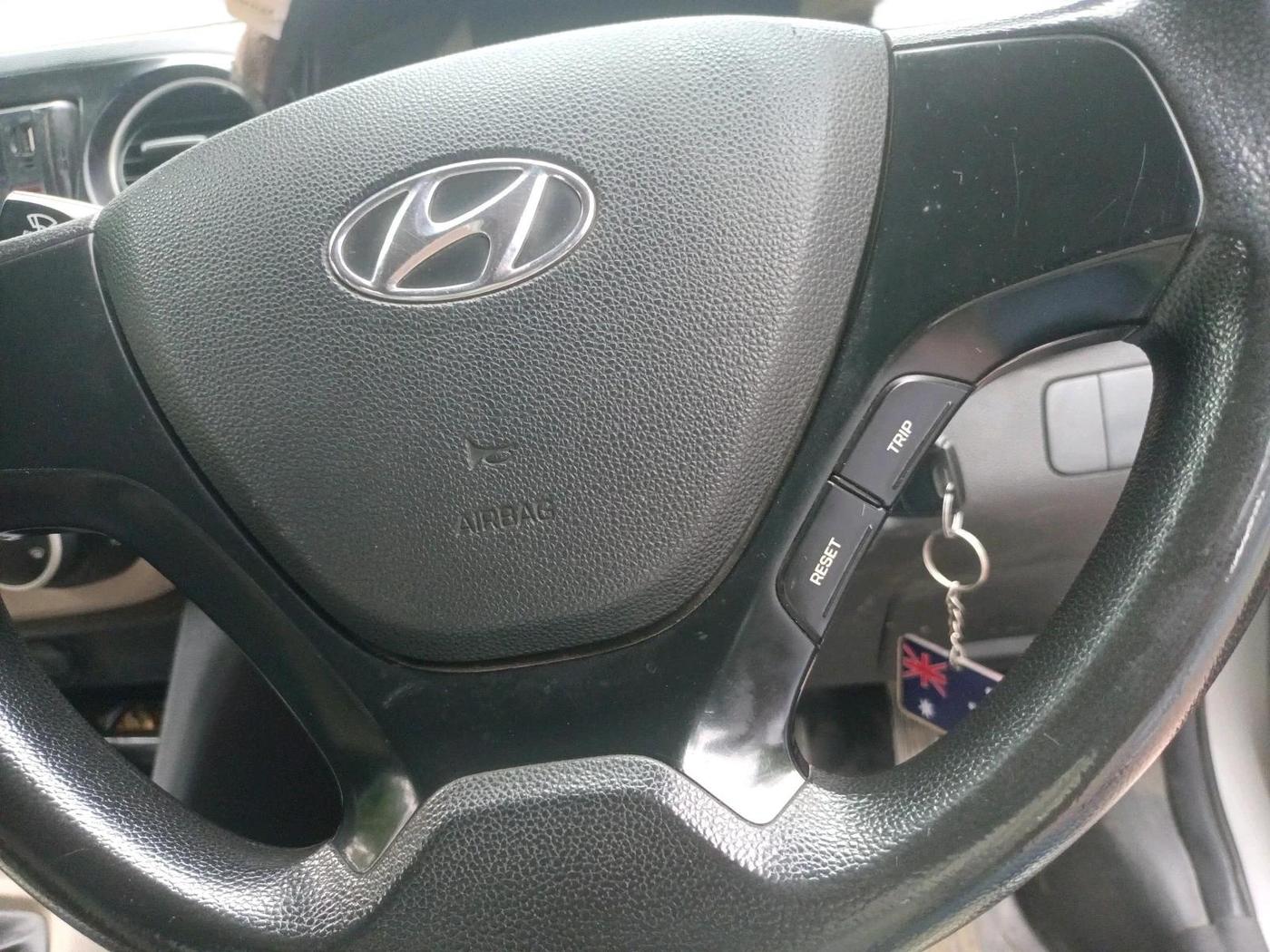 2016 Hyundai Grand i10 MAGNA 1.2 KAPPA VTVT, Petrol, Manual, 1,05,408 km, interior