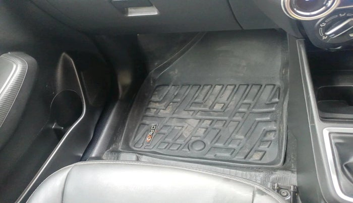 2021 Maruti Swift VXI, Petrol, Manual, 17,453 km, interior