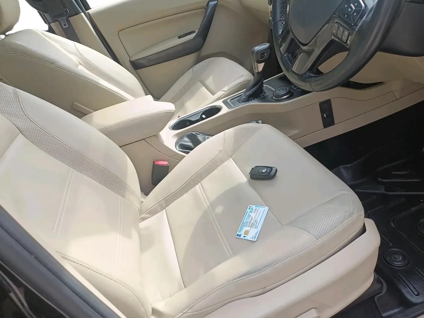 2021 Ford Endeavour TITANIUM PLUS 2.0 4X4 AT SUNROOF, Diesel, Automatic, 1,14,124 km, interior