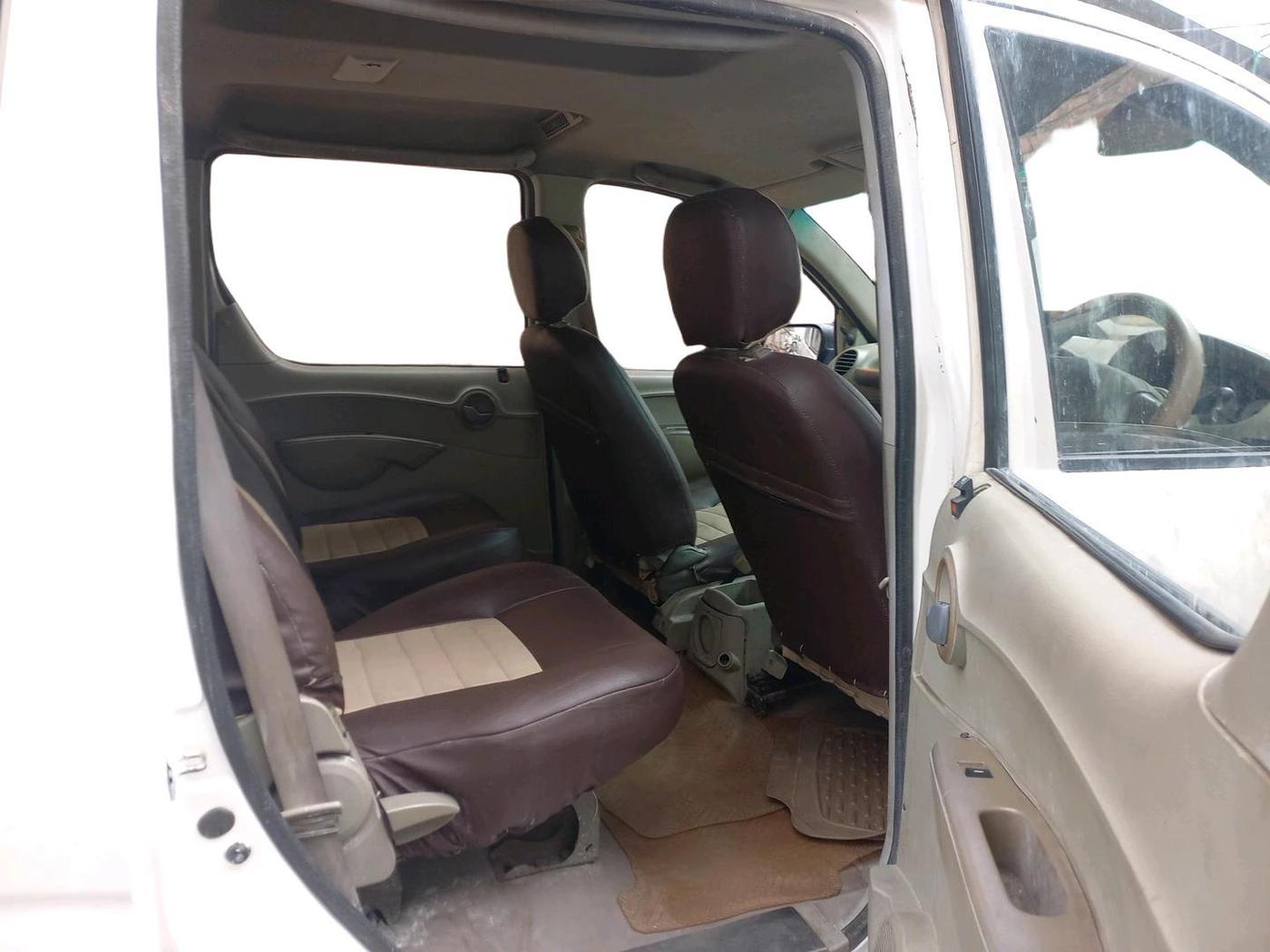 2011 Mahindra Xylo E4 BS-III, Diesel, Manual, 90,982 km, interior