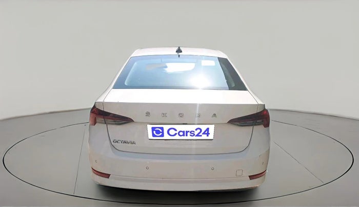 2022 Skoda Octavia STYLE 2.0, Petrol, Automatic, 38,859 km, exterior