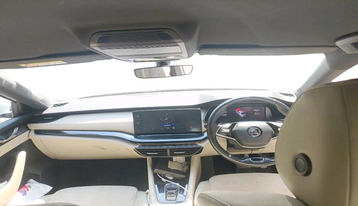 2022 Skoda Octavia STYLE 2.0, Petrol, Automatic, 38,859 km, interior