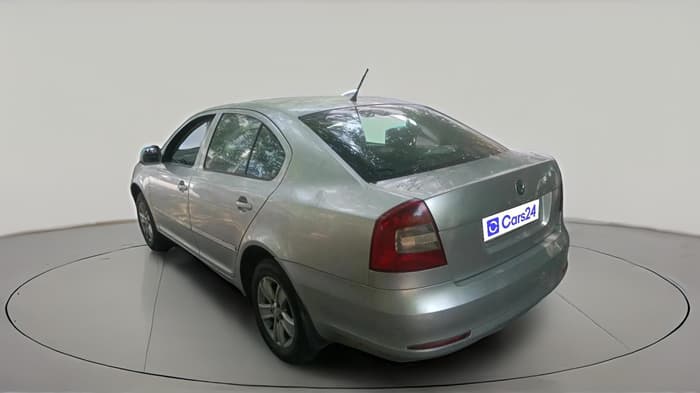 2012 Skoda Laura AMBITION 2.0 TDI CR MT, Diesel, Manual, 83,027 km, exterior