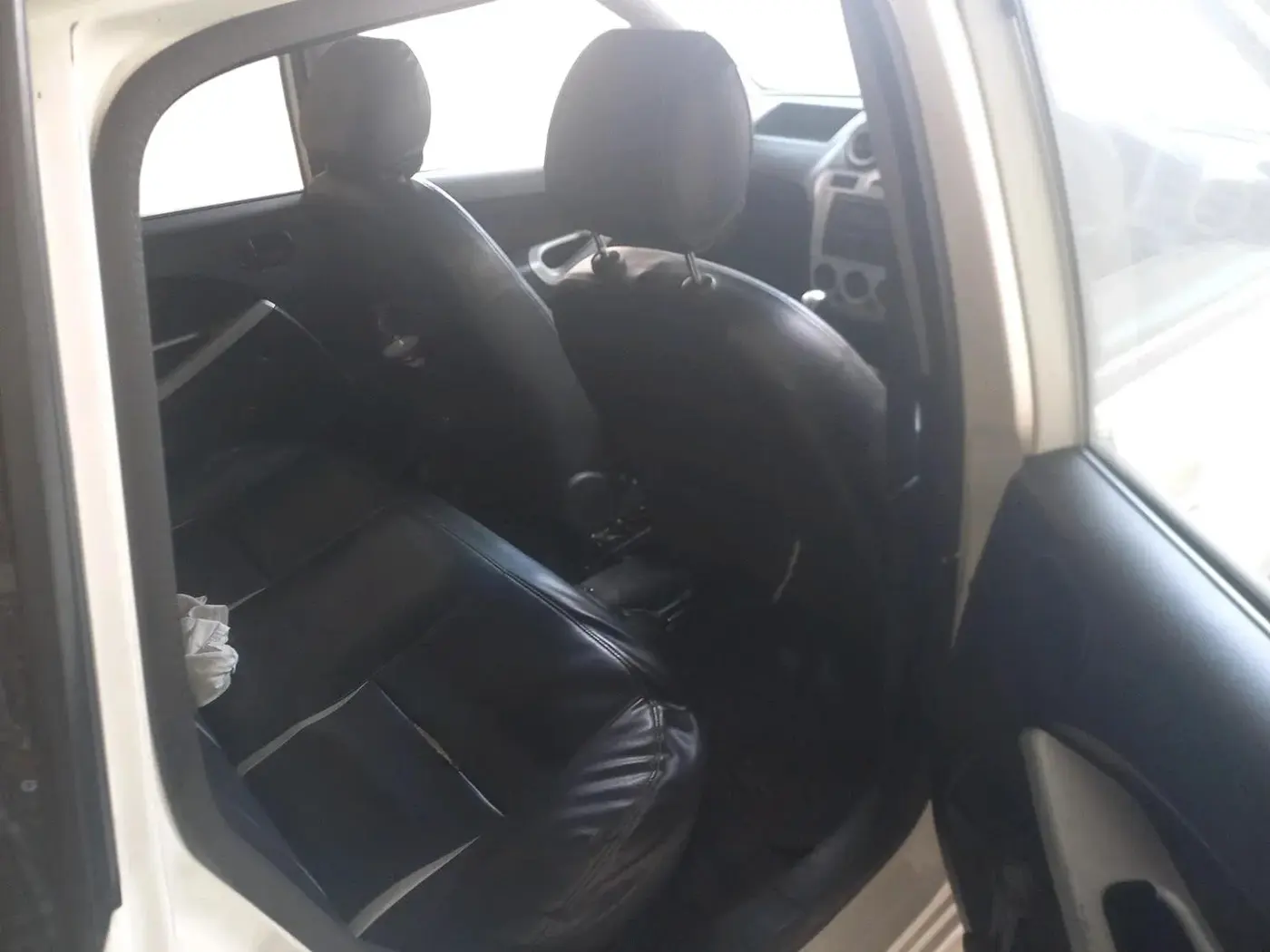 2011 Ford Figo ZXI 1.2 PETROL, Petrol, Manual, 1,29,731 km, interior