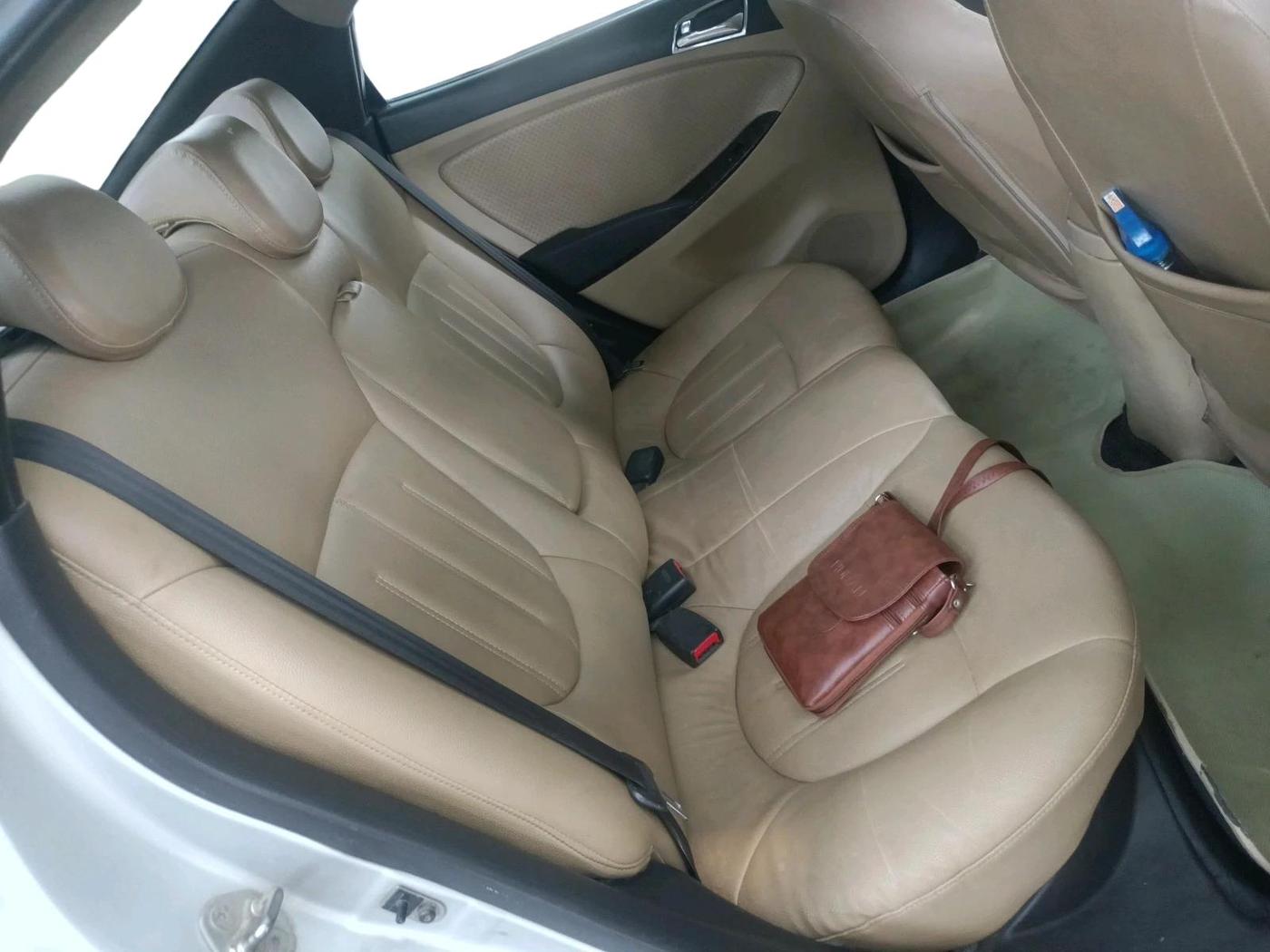 2013 Hyundai Verna FLUIDIC 1.6 CRDI SX OPT, Diesel, Manual, 1,07,927 km, interior