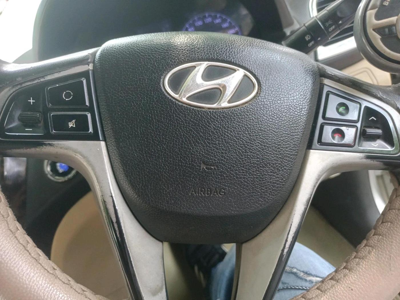 2013 Hyundai Verna FLUIDIC 1.6 CRDI SX OPT, Diesel, Manual, 1,07,927 km, interior