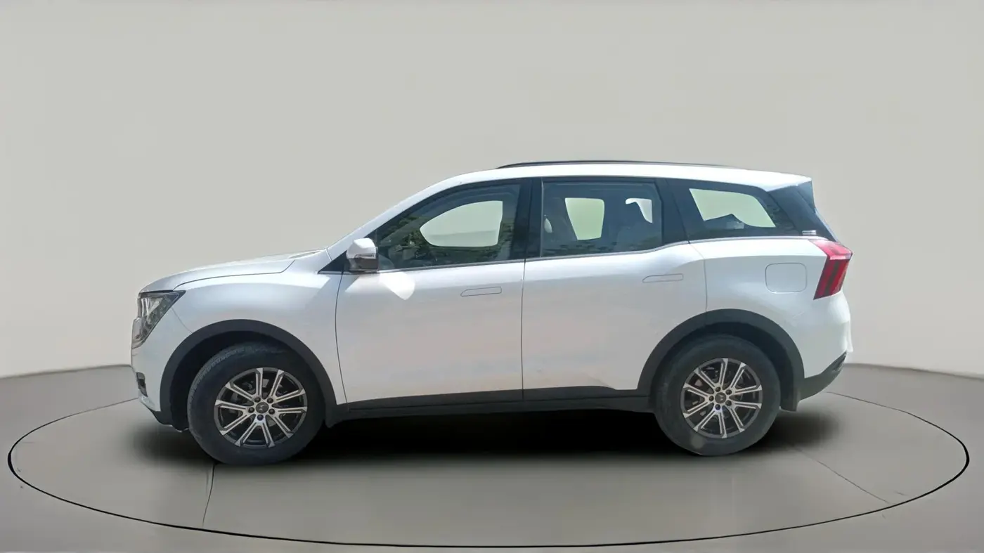 2023 Mahindra XUV700 AX 7 P MT 7 STR, Petrol, Manual, 19,960 km, exterior
