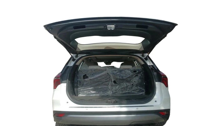 2023 Mahindra XUV700 AX 7 P MT 7 STR, Petrol, Manual, 19,960 km, exterior