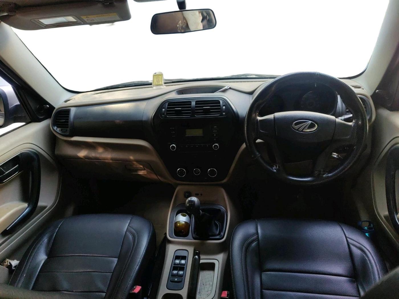 2016 Mahindra TUV300 T6 PLUS, Diesel, Manual, 98,472 km, interior