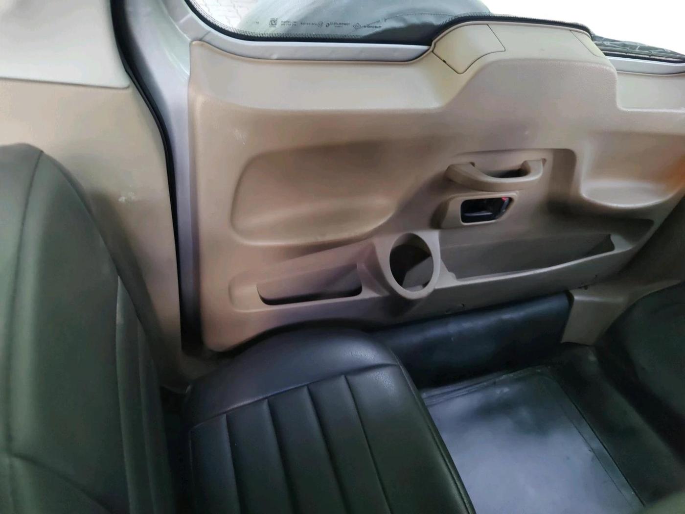 2016 Mahindra TUV300 T6 PLUS, Diesel, Manual, 98,472 km, interior