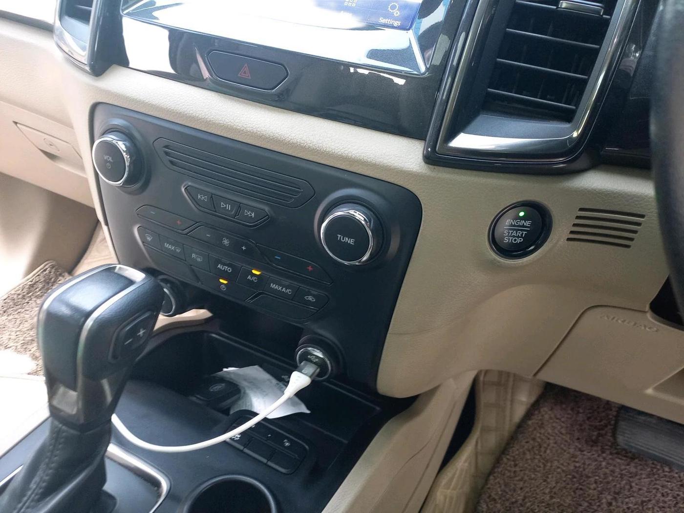 2021 Ford Endeavour TITANIUM PLUS 2.0 4X2 AT SUNROOF, Diesel, Automatic, 76,378 km, interior