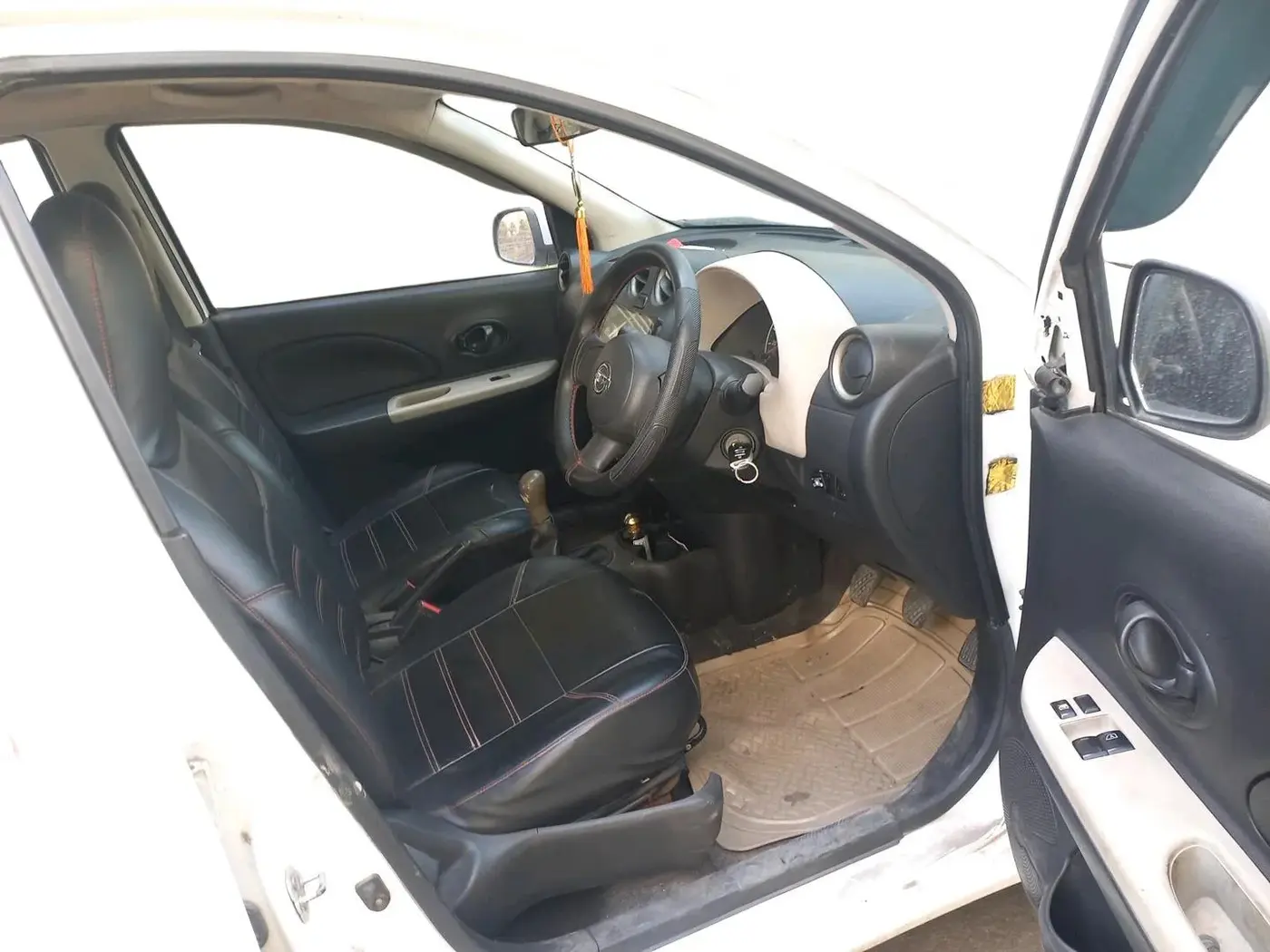 2016 Nissan Micra Active XL, CNG, Manual, 1,01,666 km, interior