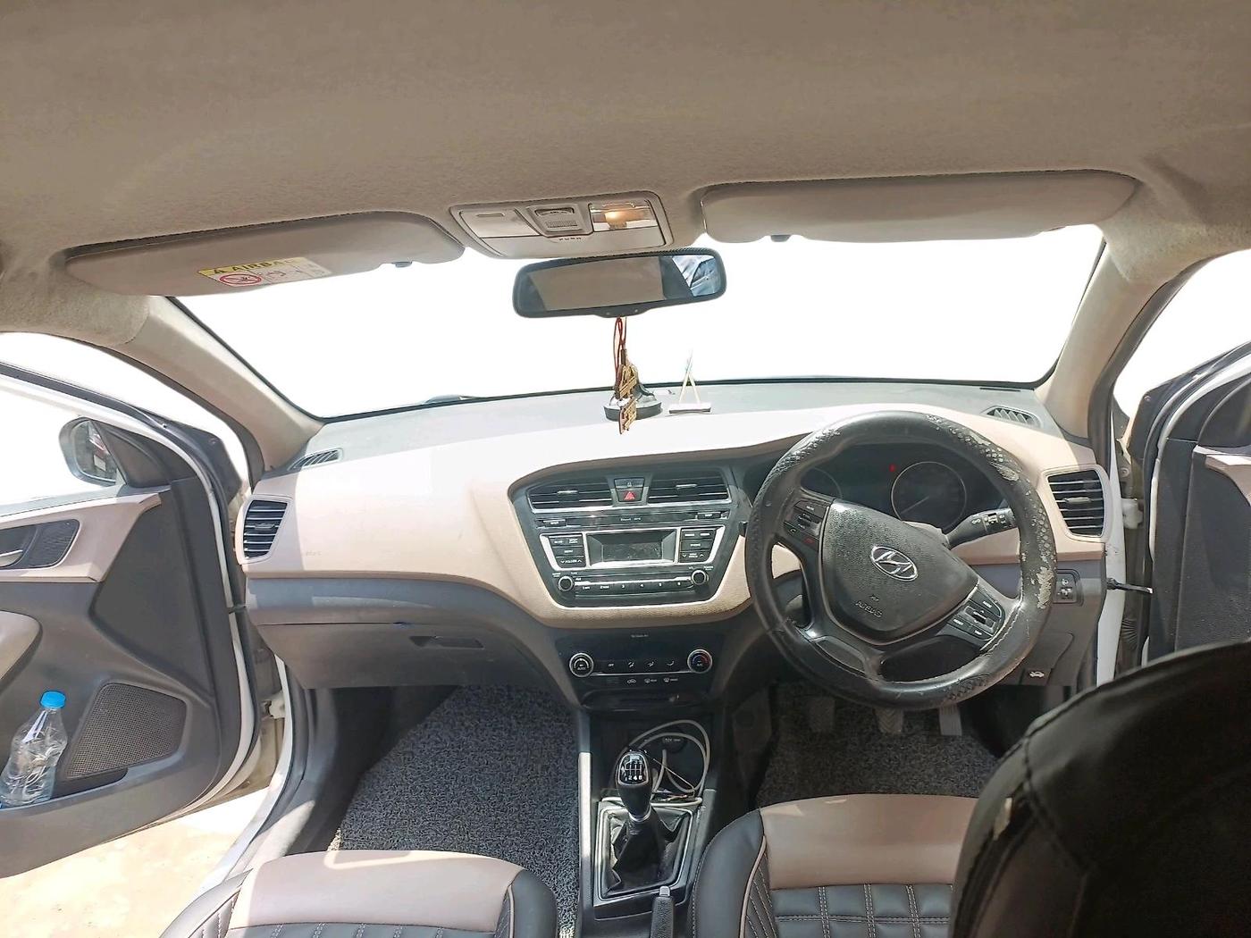 2016 Hyundai Elite i20 SPORTZ 1.4 CRDI, Diesel, Manual, 1,33,149 km, interior