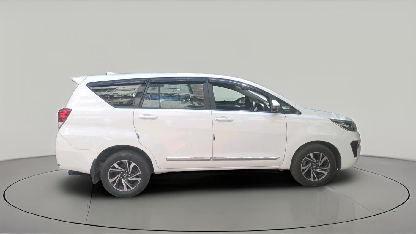 2022 Toyota Innova Crysta 2.7 GX AT 7 STR, Petrol, Automatic, 75,750 km, exterior