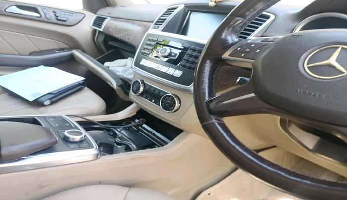 2015 Mercedes Benz GL Class 350 CDI 4Matic, Diesel, Automatic, 1,28,000 km, interior