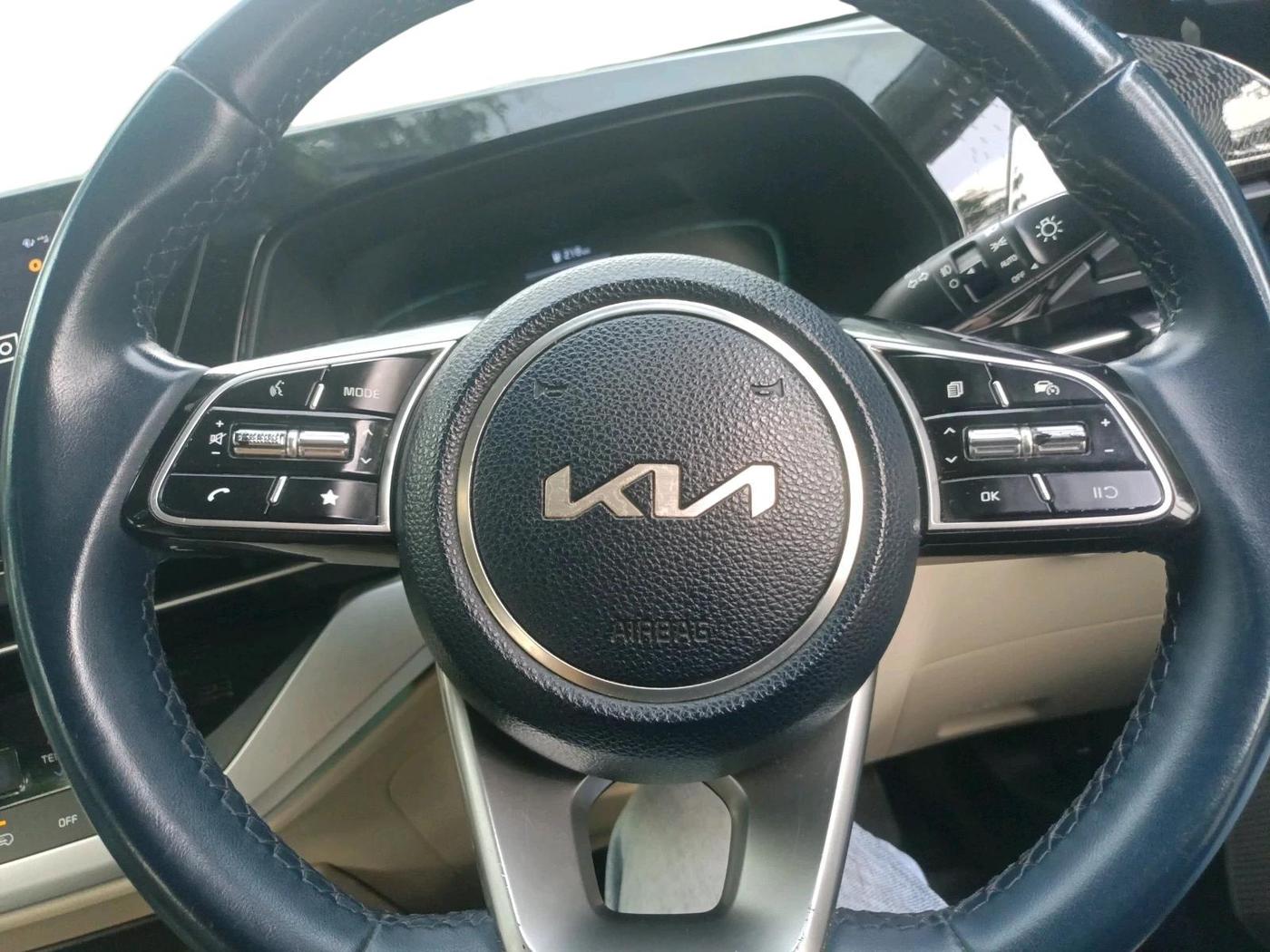 2022 KIA CARENS LUXURY PLUS 1.5 DIESEL 6 STR, Diesel, Manual, 52,563 km, interior