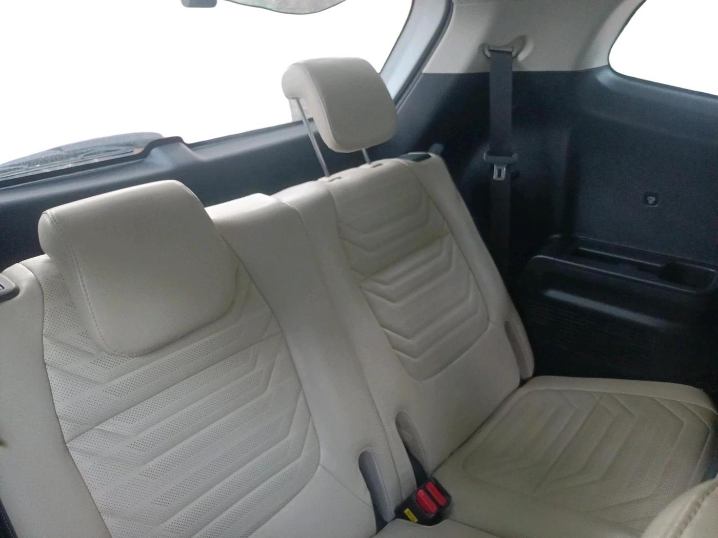 2022 KIA CARENS LUXURY PLUS 1.5 DIESEL 6 STR, Diesel, Manual, 52,563 km, interior