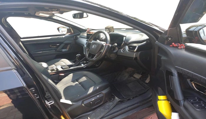 2022 Tata Harrier XZA PLUS 2.0L, Diesel, Automatic, 36,301 km, interior