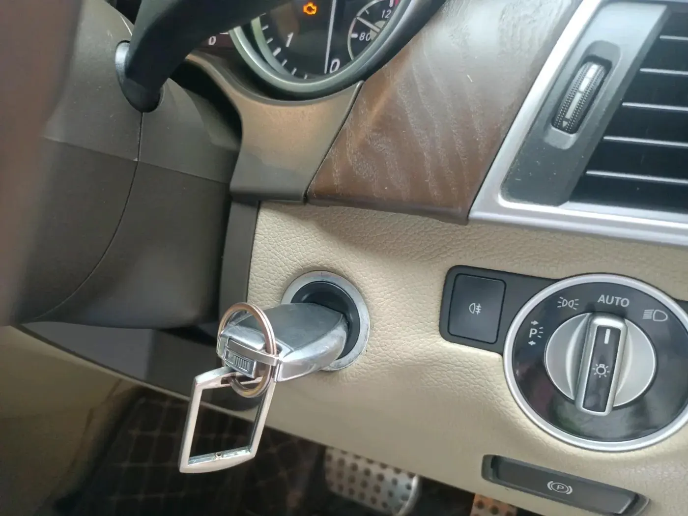 2015 Mercedes Benz Ml Class 350 CDI, Diesel, Automatic, 1,45,367 km, interior