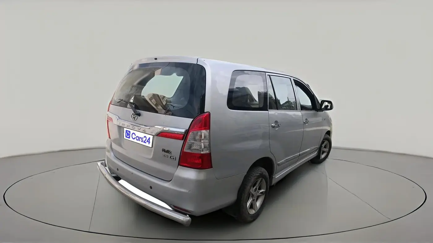 2014 Toyota Innova 2.5 GX 7 STR, Diesel, Manual, 1,59,882 km, exterior