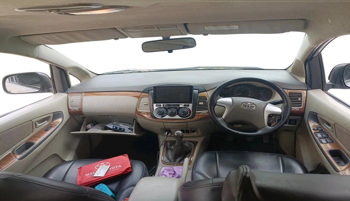 2014 Toyota Innova 2.5 GX 7 STR, Diesel, Manual, 1,59,882 km, interior