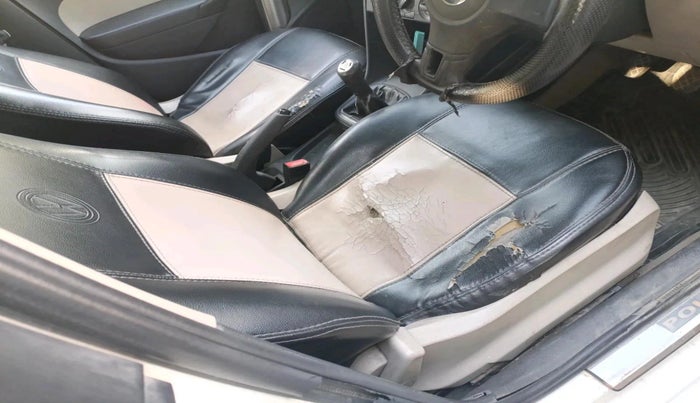 2011 Volkswagen Polo TRENDLINE 1.2L DIESEL, Diesel, Manual, 1,27,923 km, interior