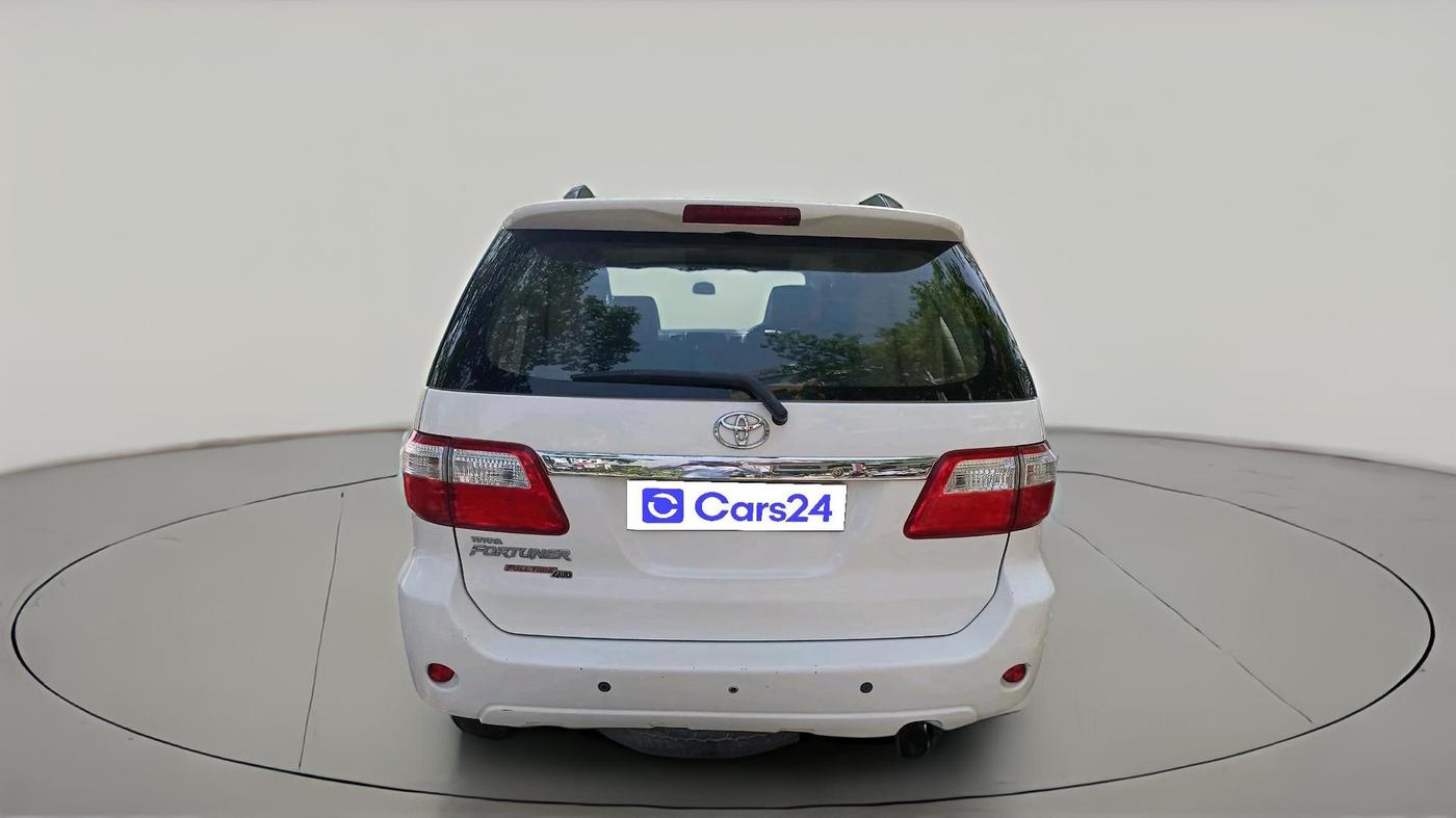 2011 Toyota Fortuner 3.0 4X4 MT, Diesel, Manual, 1,60,618 km, exterior