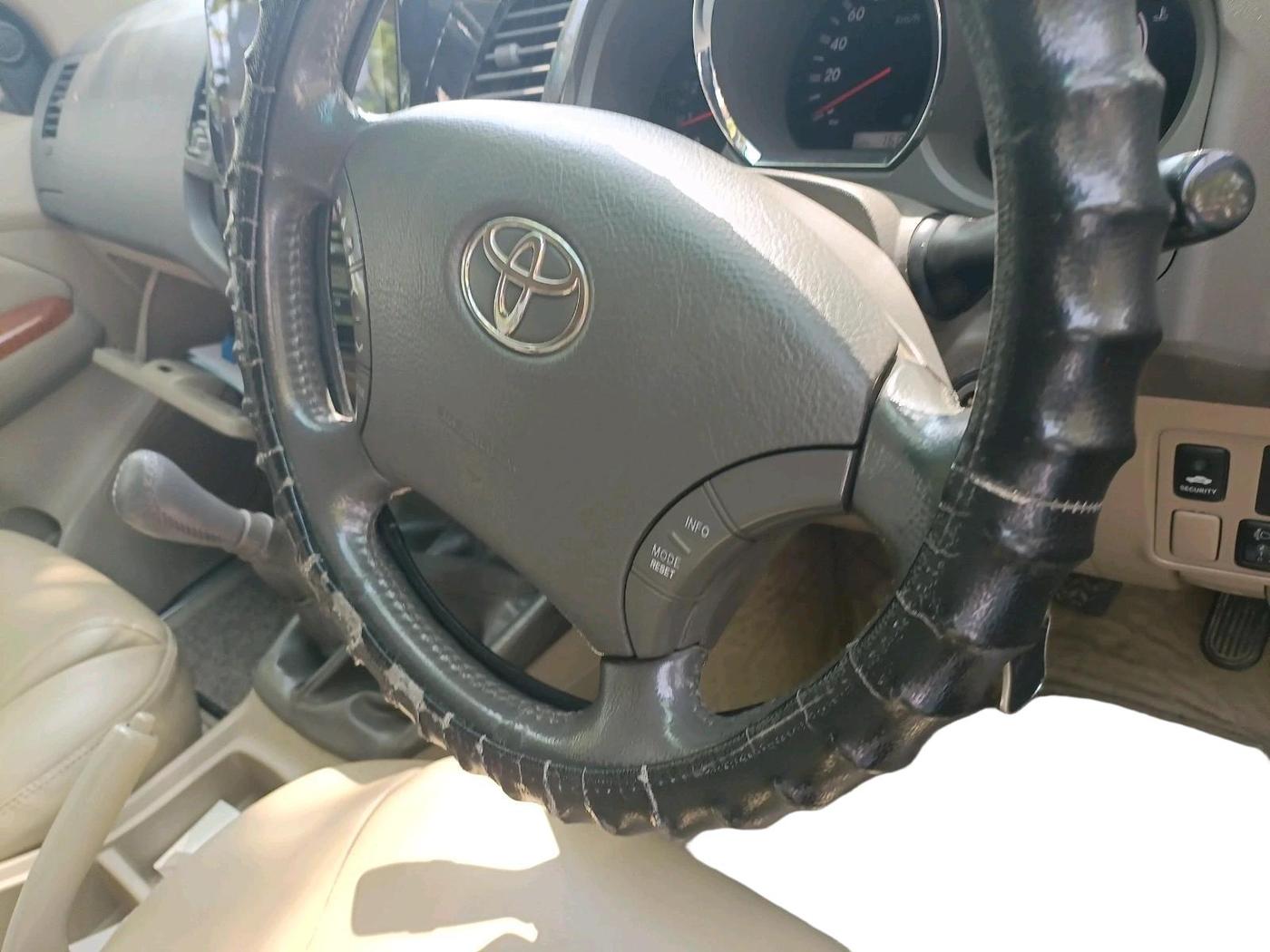 2011 Toyota Fortuner 3.0 4X4 MT, Diesel, Manual, 1,60,618 km, interior