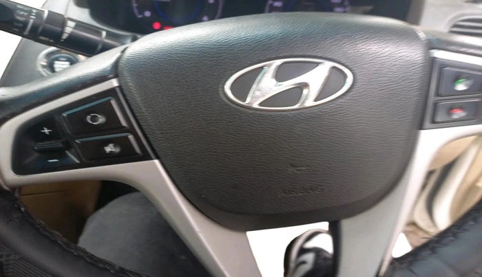 2013 Hyundai Verna FLUIDIC 1.6 CRDI SX, Diesel, Manual, 1,60,084 km, interior