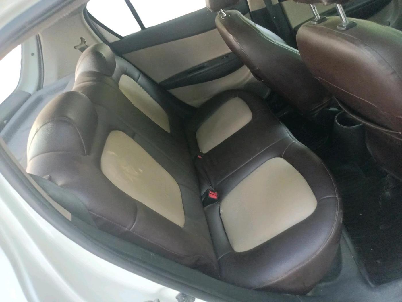 2014 Hyundai i20 MAGNA (O) 1.4 CRDI, Diesel, Manual, 93,509 km, interior