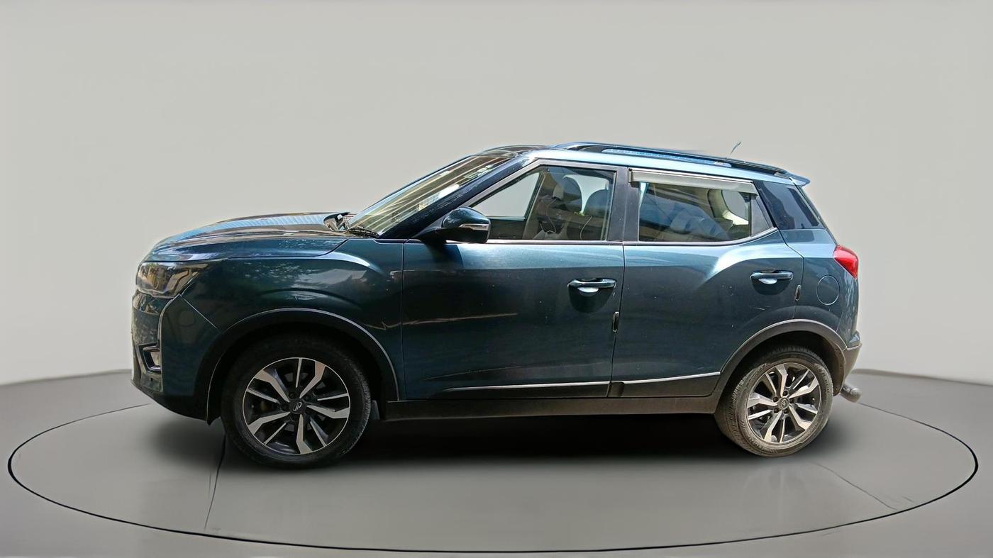 2021 Mahindra XUV300 W8 (O) 1.2 PETROL AMT, Petrol, Automatic, 60,732 km, exterior