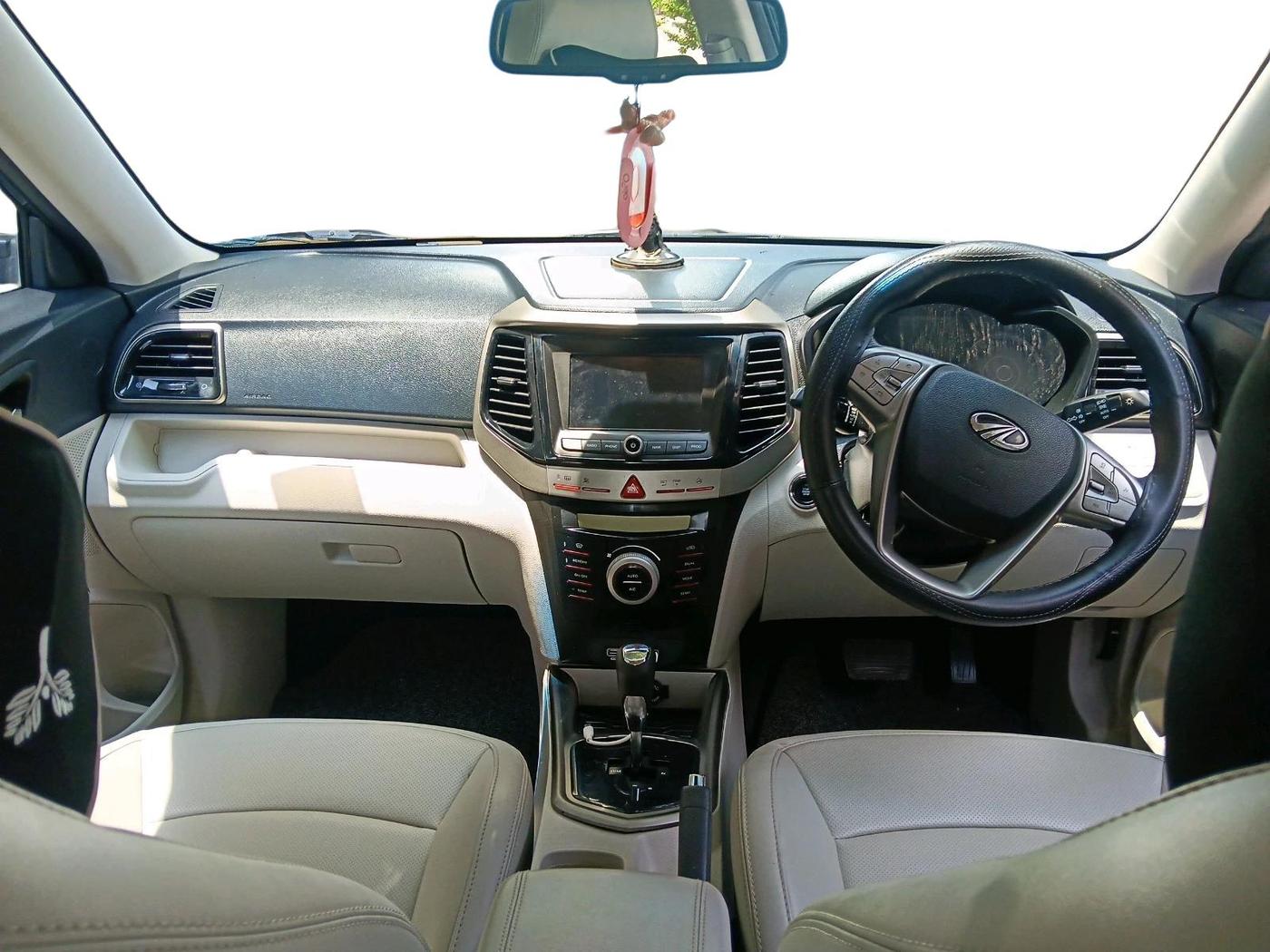 2021 Mahindra XUV300 W8 (O) 1.2 PETROL AMT, Petrol, Automatic, 60,732 km, interior