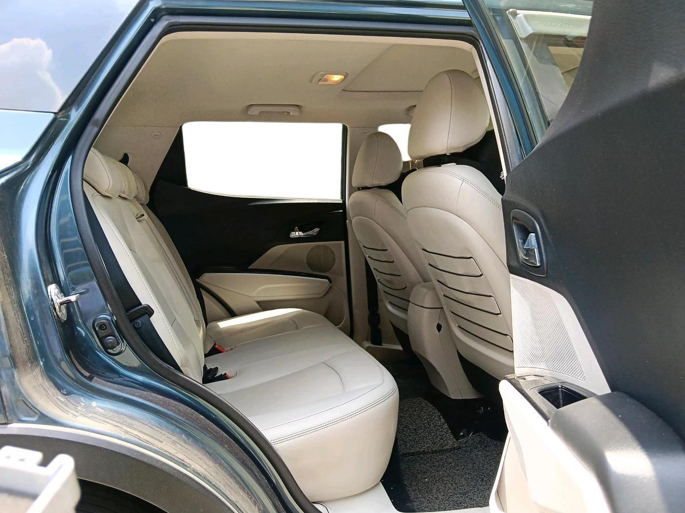 2021 Mahindra XUV300 W8 (O) 1.2 PETROL AMT, Petrol, Automatic, 60,732 km, interior