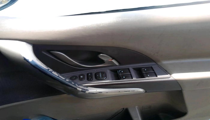 2012 Mahindra XUV500 W8, Diesel, Manual, 2,29,484 km, interior