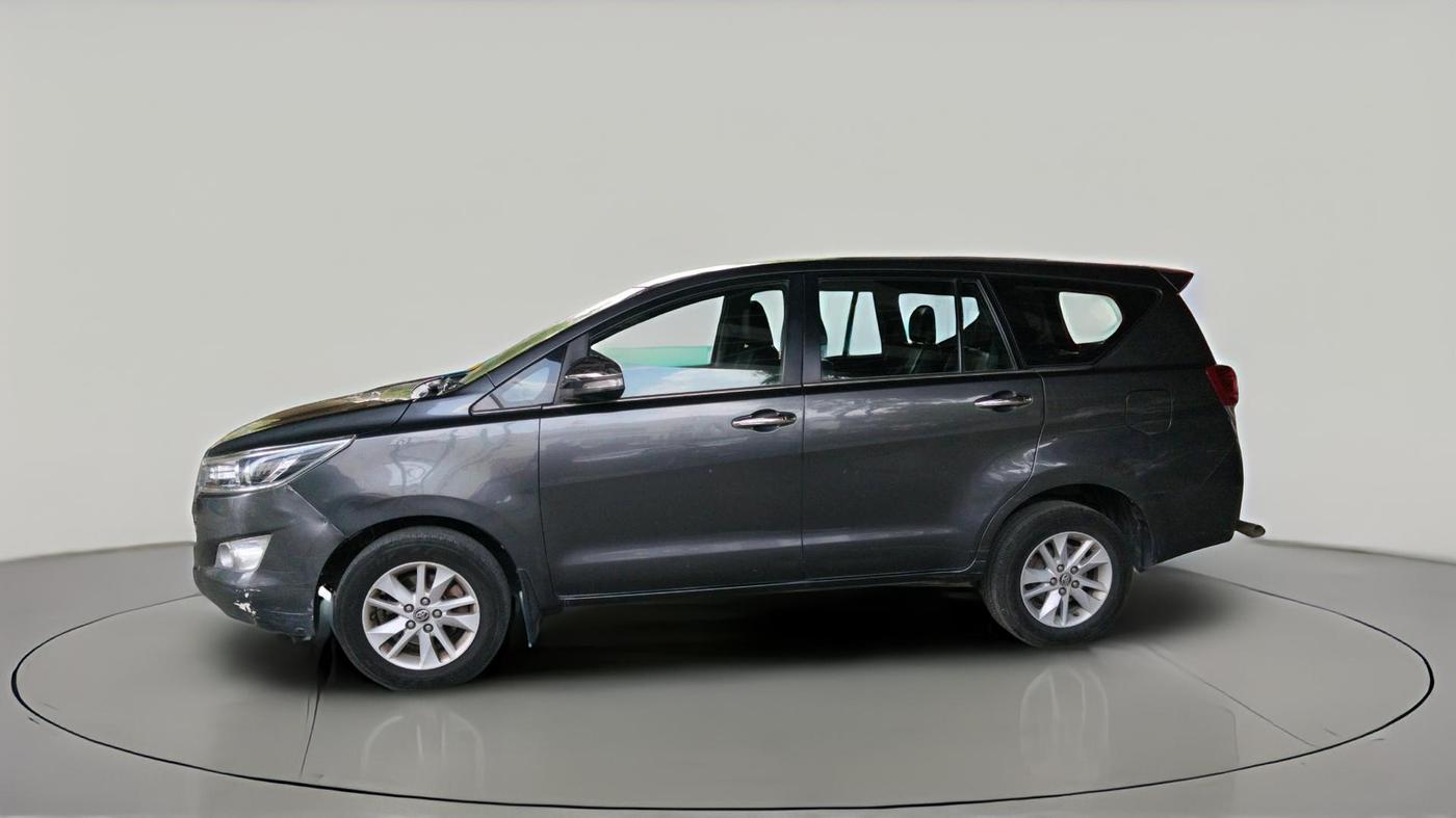2017 Toyota Innova Crysta 2.4 ZX 7 STR, Diesel, Manual, 1,06,207 km, exterior