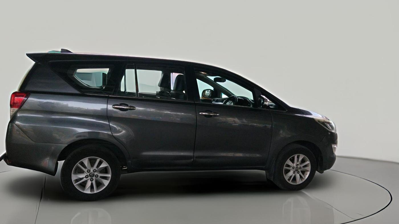 2017 Toyota Innova Crysta 2.4 ZX 7 STR, Diesel, Manual, 1,06,207 km, exterior
