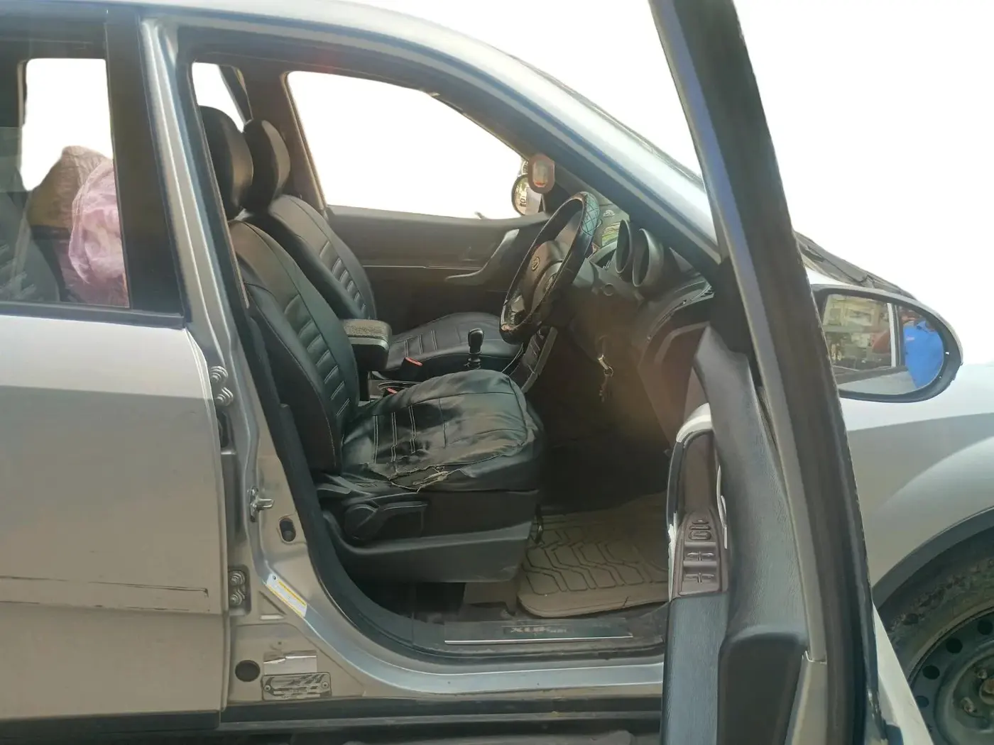 2014 Mahindra XUV500 W6, Diesel, Manual, 93,935 km, interior